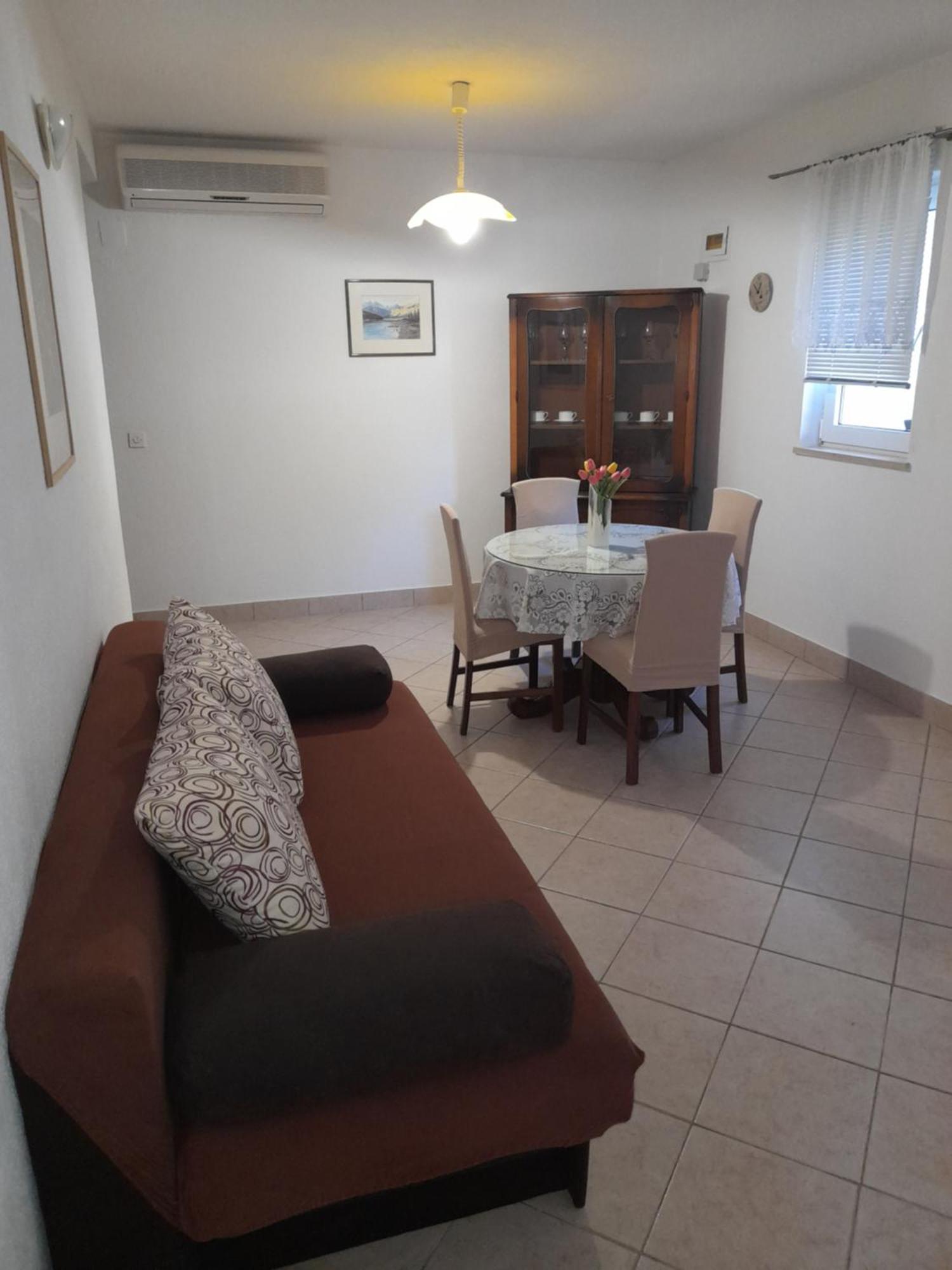 Apartments Nives Supetar Kültér fotó