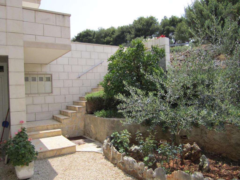 Apartments Nives Supetar Kültér fotó