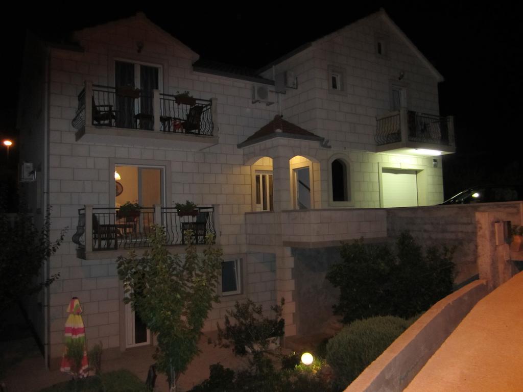 Apartments Nives Supetar Kültér fotó