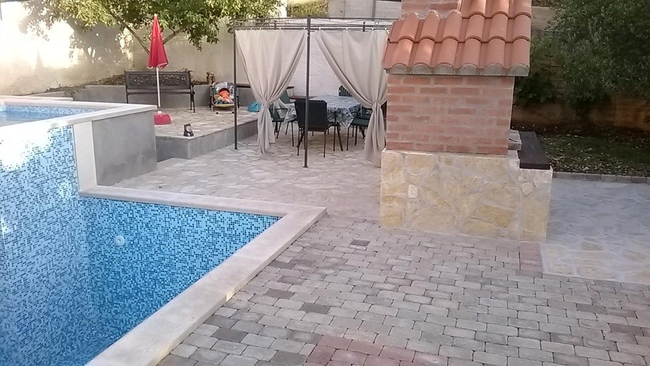 Apartments Nives Supetar Kültér fotó