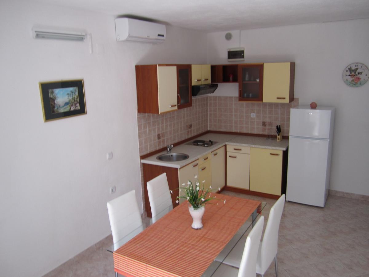 Apartments Nives Supetar Kültér fotó
